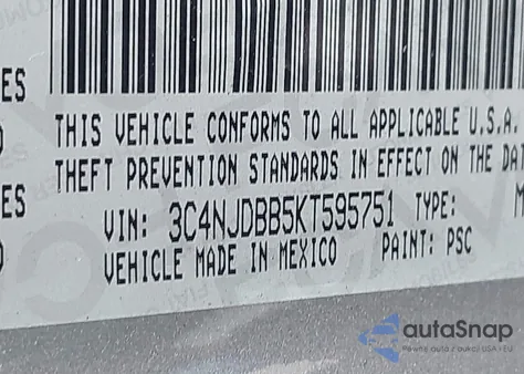 2019 Jeep Compass Latitude 4X4 z USA, uszkodzony, nr VIN 3C4NJDBB5KT595751